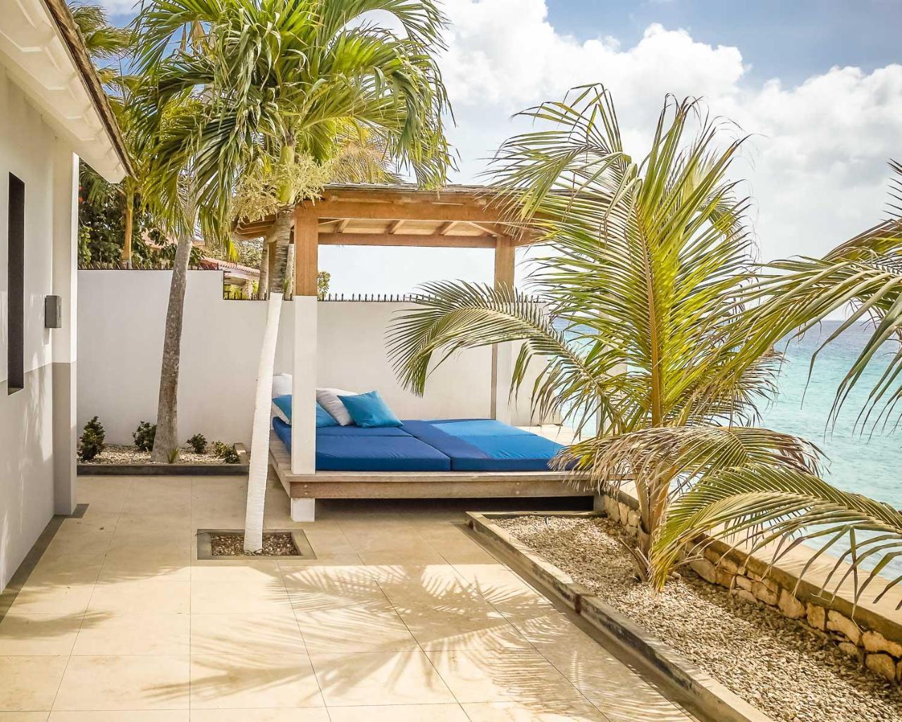 Oceanfront 72 & Sunny Villa คราเลนไดค์ ภายนอก รูปภาพ